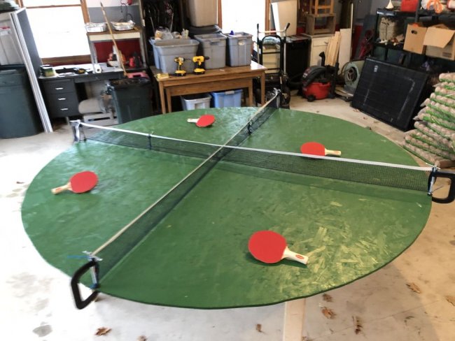 Круглый теннисный стол для игры вчетвером