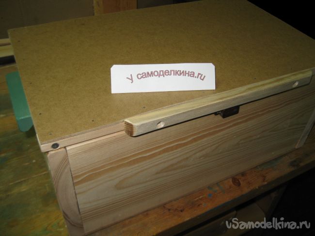 Небольшой деревянный ящик для хранения овощей